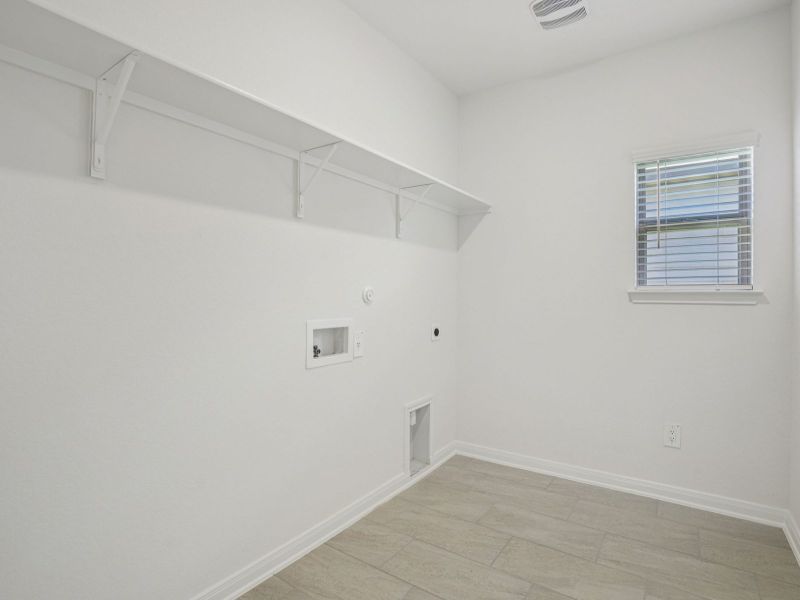 Spacious, unfurnished interior of a new home in Stetson Ridge, Marion (Image 20).