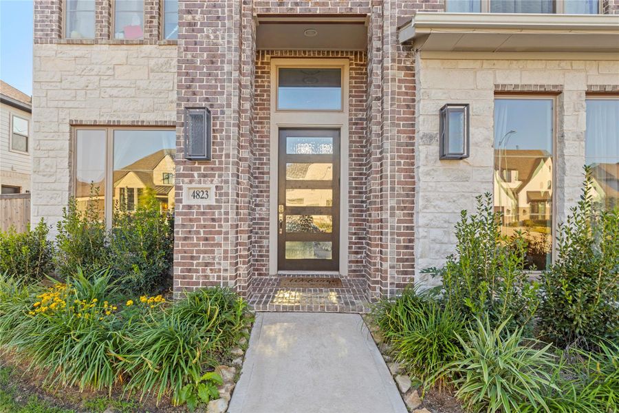 Exterior details and patio area of a home in Fulbrook On Fulshear Creek 60', Fulshear (Image 25). Exterior details and patio area of a home in Fulbrook On Fulshear Creek 60', Fulshear (Image 25).