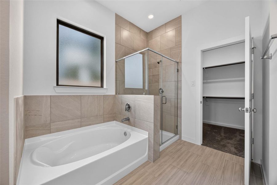 Furnished interior view inside a new home in La Segarra 40', Brookshire (Image 11).