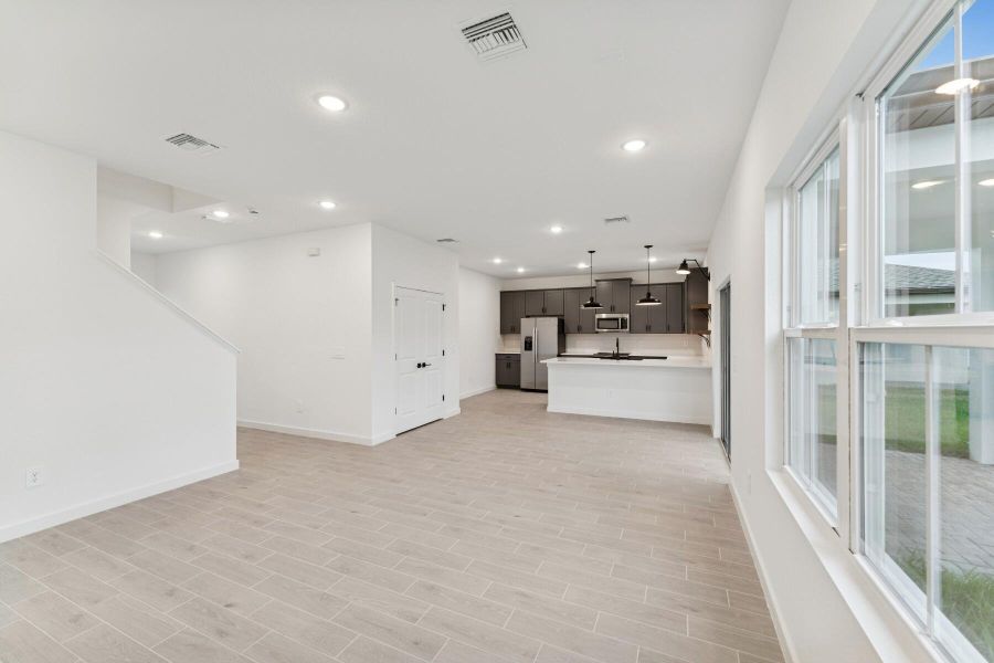 Spacious, unfurnished interior of a new home in , Fort Pierce (Image 41).