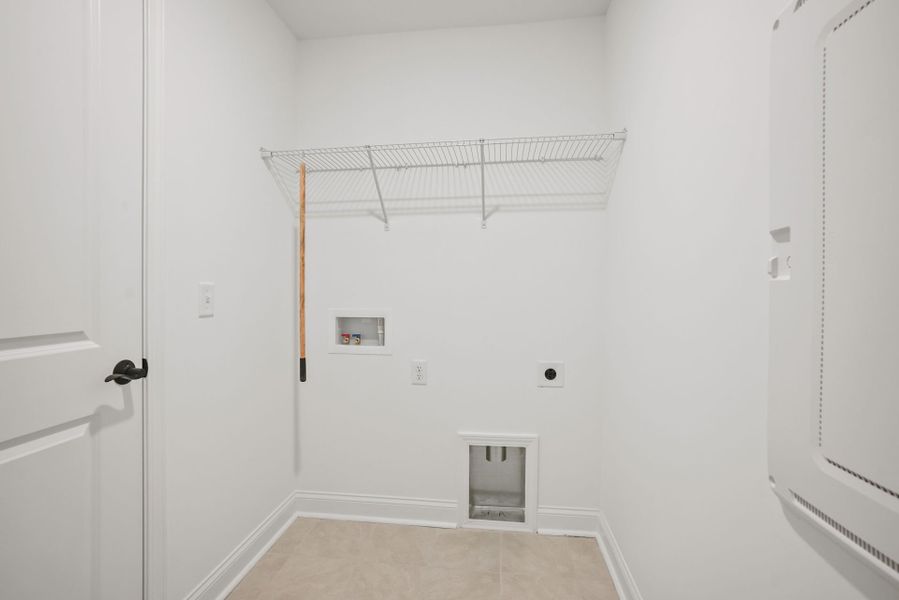 Spacious, unfurnished interior of a new home in Forest Creek, Waxhaw (Image 25).