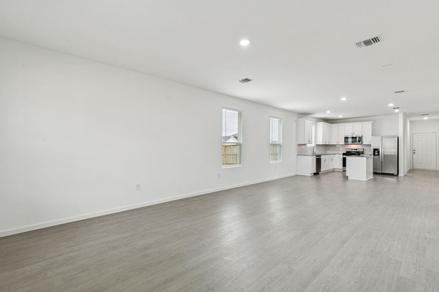 Spacious, unfurnished interior of a new home in Windcress, Cove (Image 22).