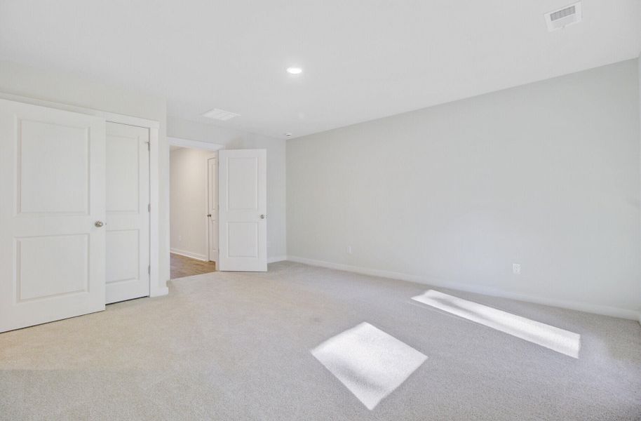 Spacious, unfurnished interior of a new home in , Johns Island (Image 33).