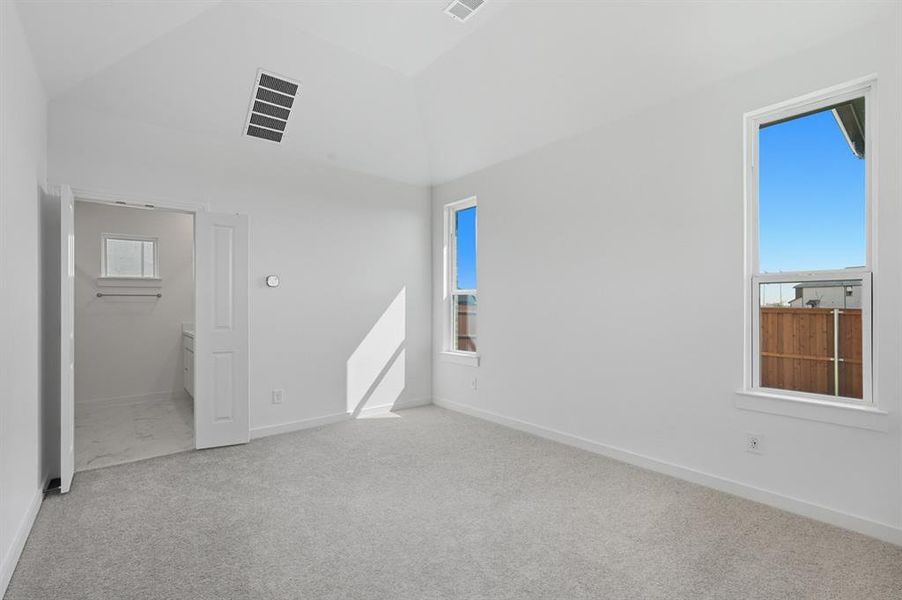 Spacious, unfurnished interior of a new home in Heartland, Heartland (Image 14).