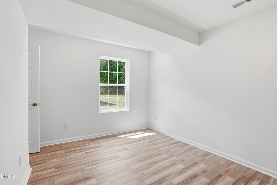 516 Singletary St SE-29