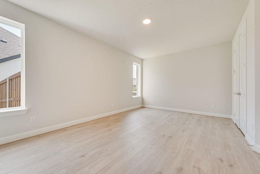 Spacious, unfurnished interior of a new home in South Pointe, Mansfield (Image 29).