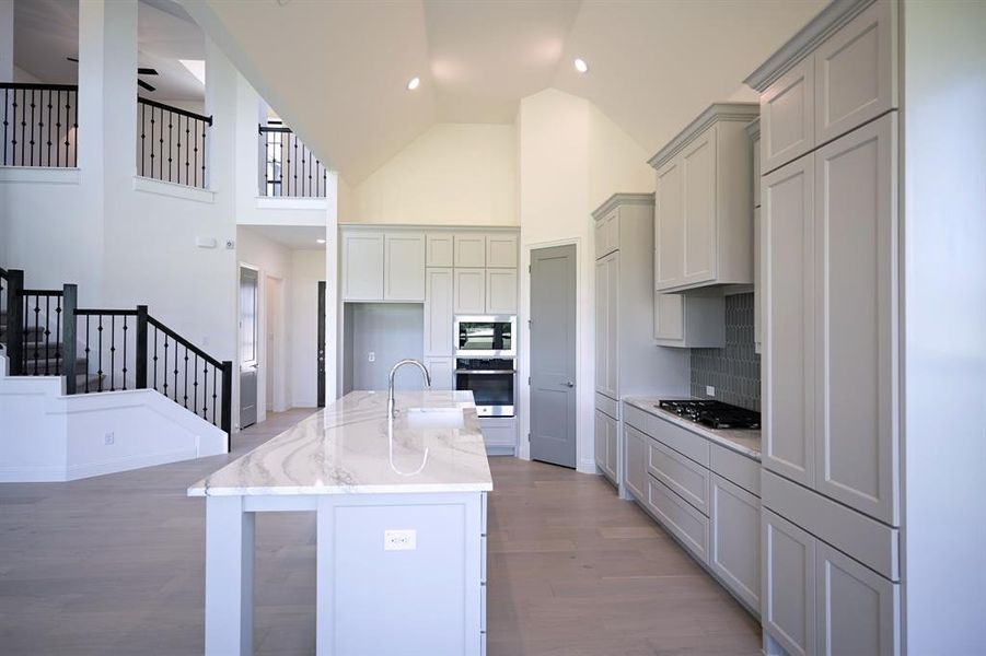 Stainless steel appliances and lots of cabinet space