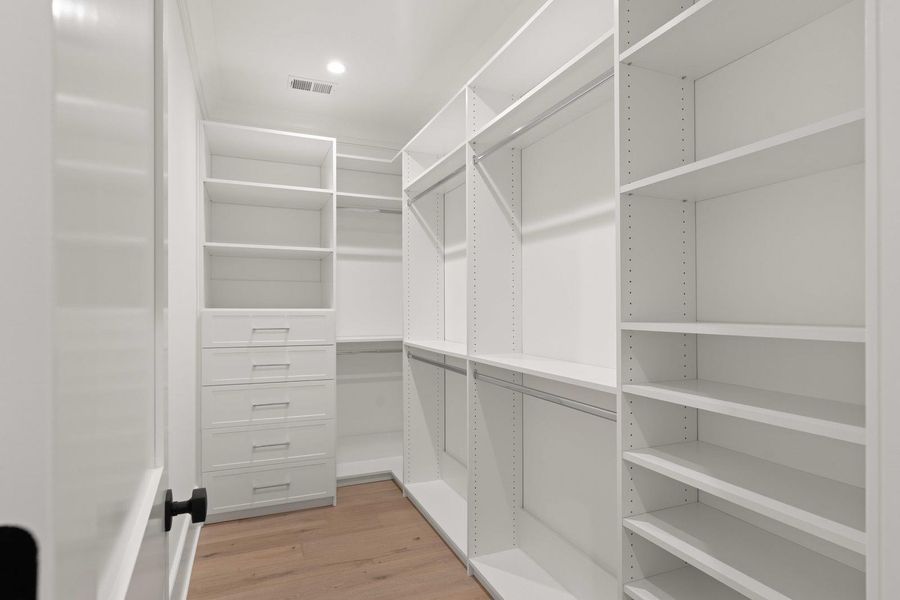 Spacious, unfurnished interior of a new home in , Mount Pleasant (Image 43).