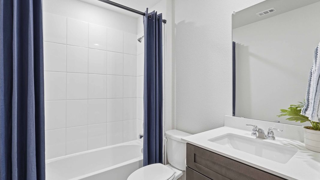 Representative furnished interior of a home built from the Justin by D.R. Horton in Blaire Lake, Tyler (Image 25). Representative furnished interior of a home built from the Justin by D.R. Horton in Blaire Lake, Tyler (Image 25).