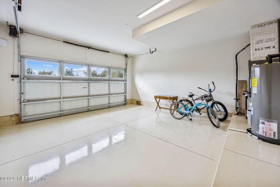 Spacious, unfurnished interior of a new home in , Fernandina Beach (Image 20).