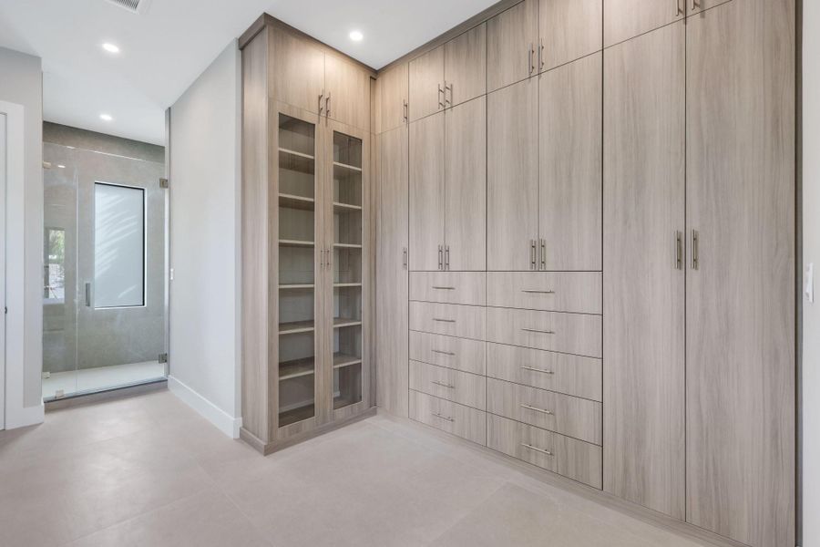 Main Level Primary Bath