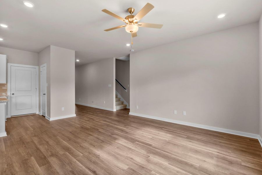 Spacious, unfurnished interior of a new home in Laurel Landing 50', Alvin (Image 20).