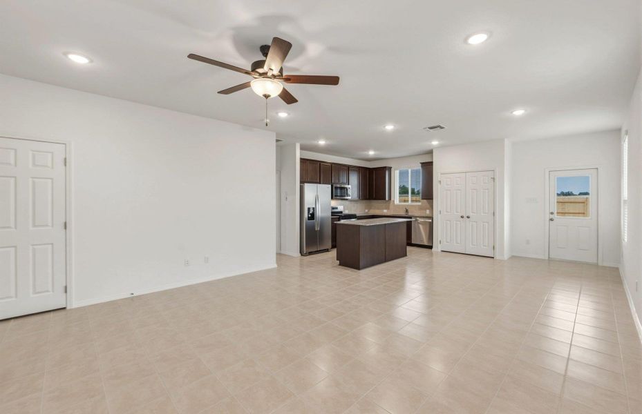 Spacious, unfurnished interior of a new home in Patterson Ranch, Georgetown (Image 13).