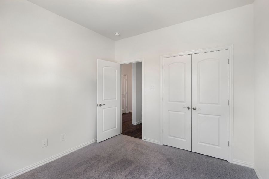 Spacious, unfurnished interior of a new home in Edgewater, Fate (Image 26).