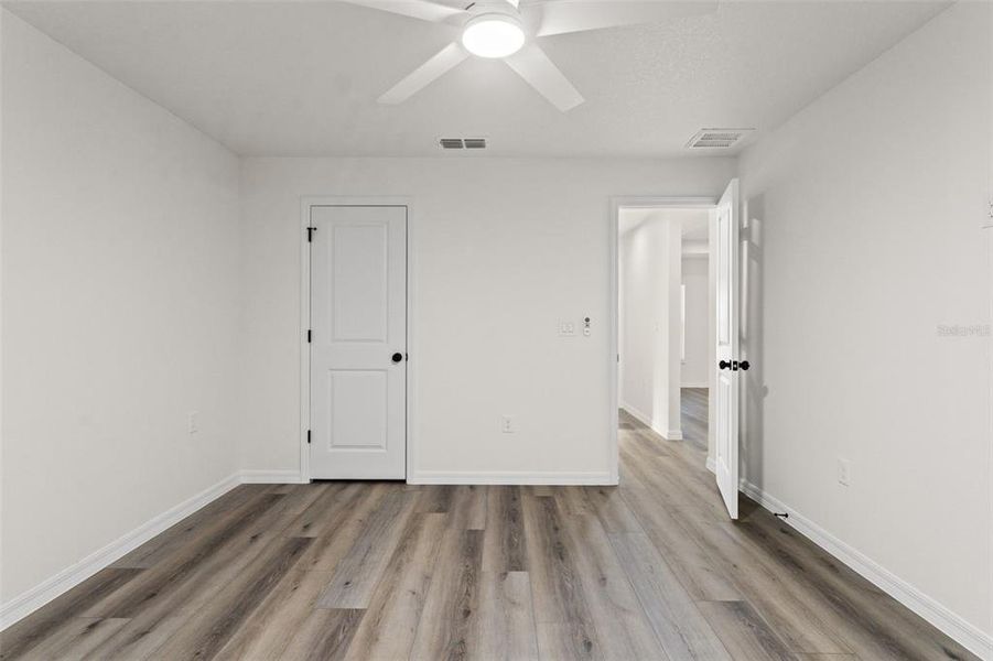 Spacious, unfurnished interior of a new home in , Spring Hill (Image 32).