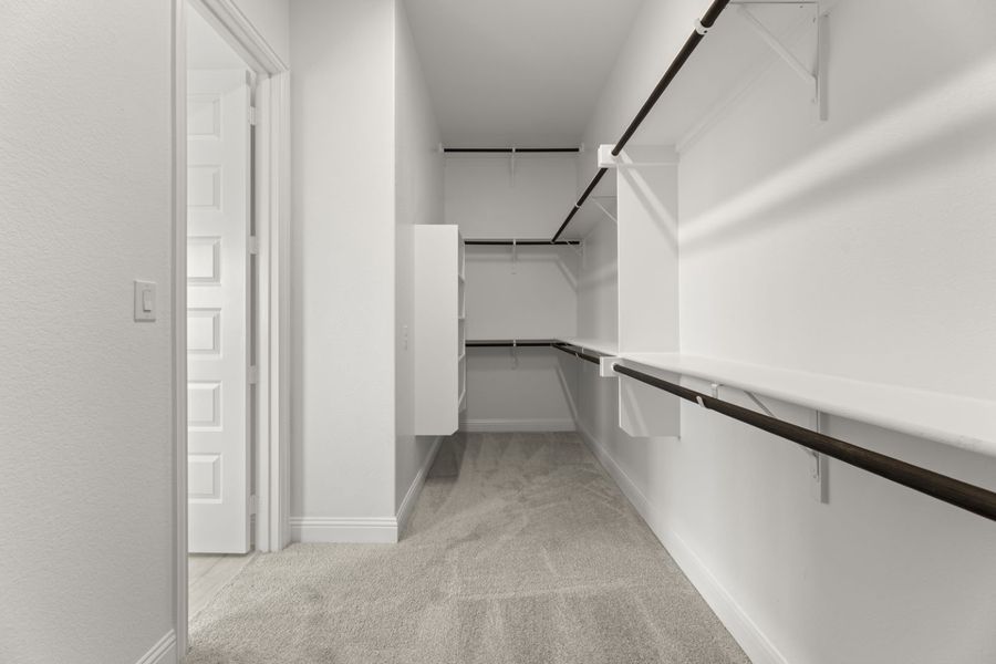 Spacious, unfurnished interior of a new home in River Ranch, Van (Image 24).