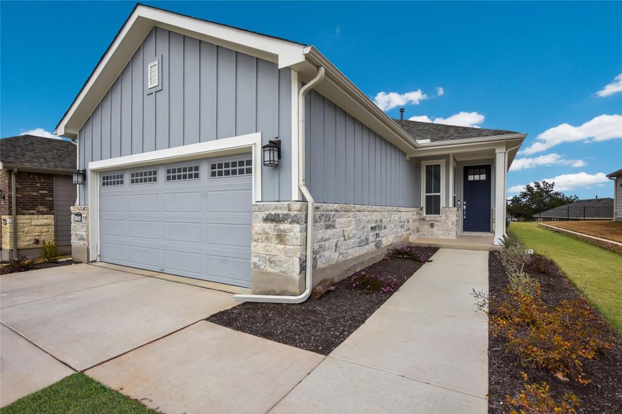 Exterior details and patio area of a home in Sun City Texas, Georgetown (Image 3).