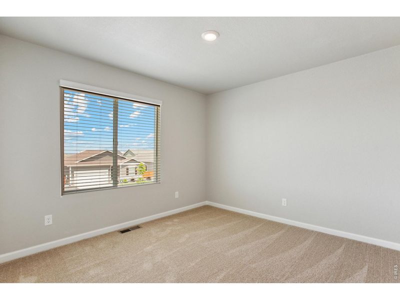 Spacious, unfurnished interior of a new home in , Severance (Image 13).