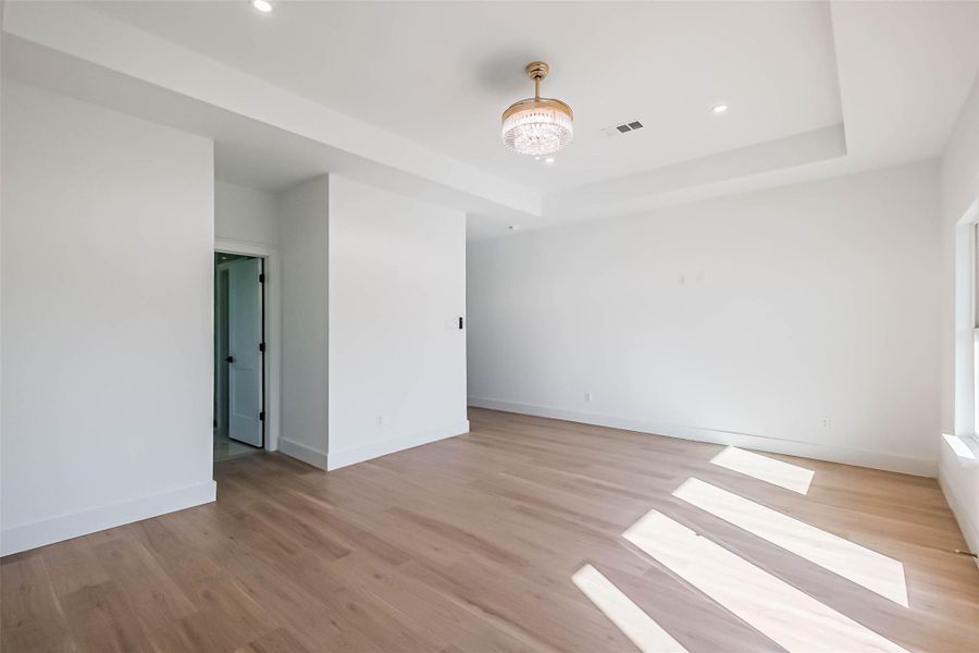 Spacious, unfurnished interior of a new home in , Houston (Image 22).