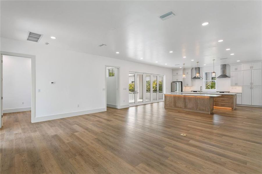 Spacious, unfurnished interior of a new home in , St. Petersburg (Image 24). Spacious, unfurnished interior of a new home in , St. Petersburg (Image 24).