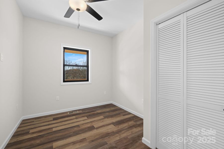 Spacious, unfurnished interior of a new home in , Bryson City (Image 19).