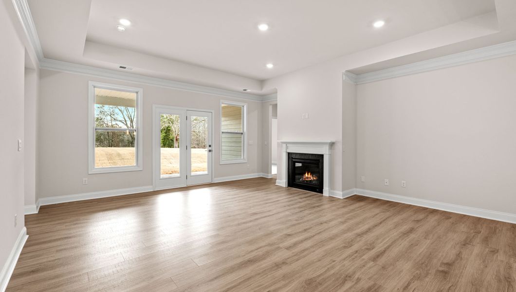 Spacious, unfurnished interior of a new home in Campbell Ridge, Piedmont (Image 24).