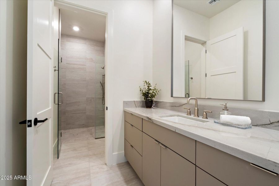 Guest Ensuite Bathroom