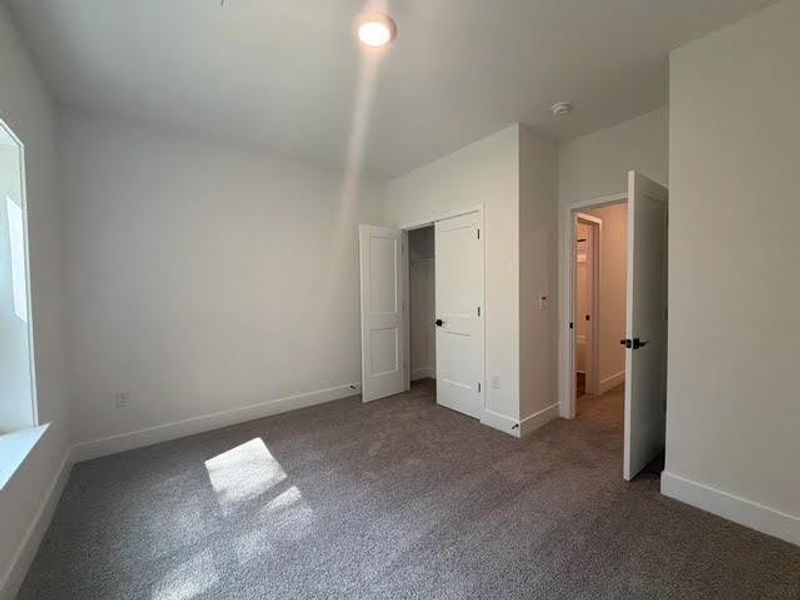 Spacious, unfurnished interior of a new home in Tuscany Hills, Douglasville (Image 23).