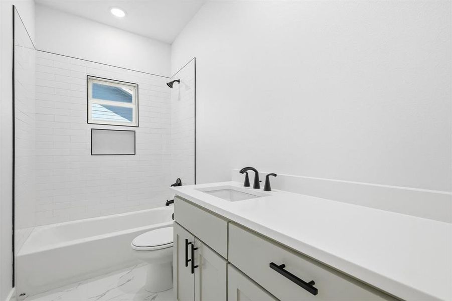 Furnished interior view inside a new home in , Gun Barrel City (Image 10).