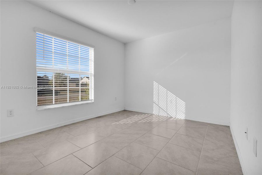 Spacious, unfurnished interior of a new home in , Cape Coral (Image 12). Spacious, unfurnished interior of a new home in , Cape Coral (Image 12).