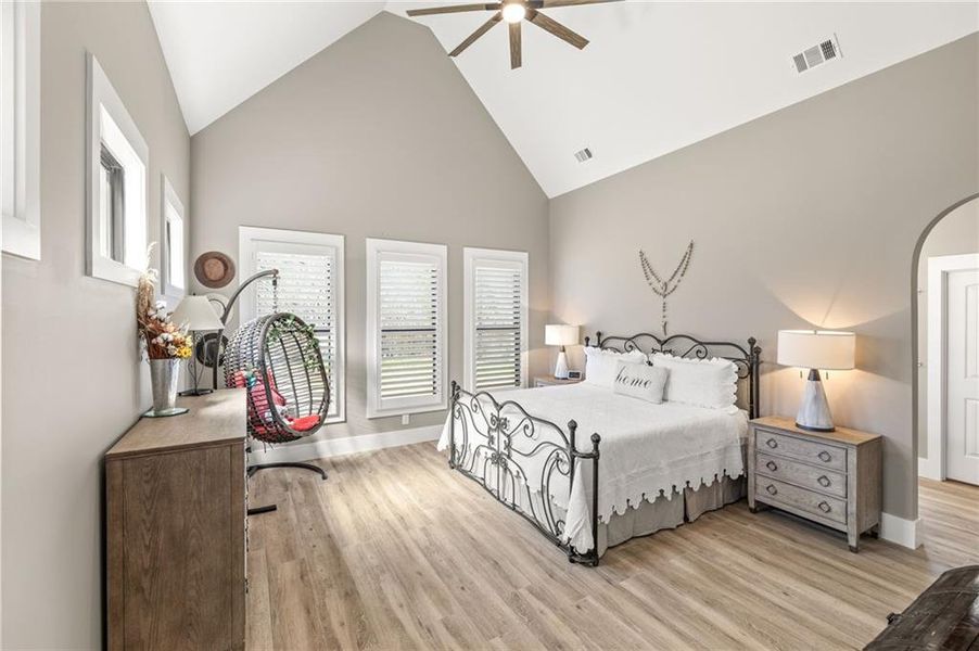 Furnished interior view inside a new home in , Jefferson (Image 5).
