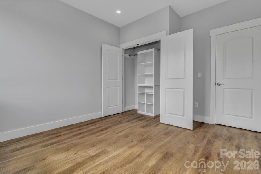 Spacious, unfurnished interior of a new home in , Asheville (Image 34).