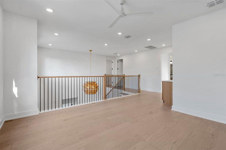Spacious, unfurnished interior of a new home in , Tampa (Image 35).