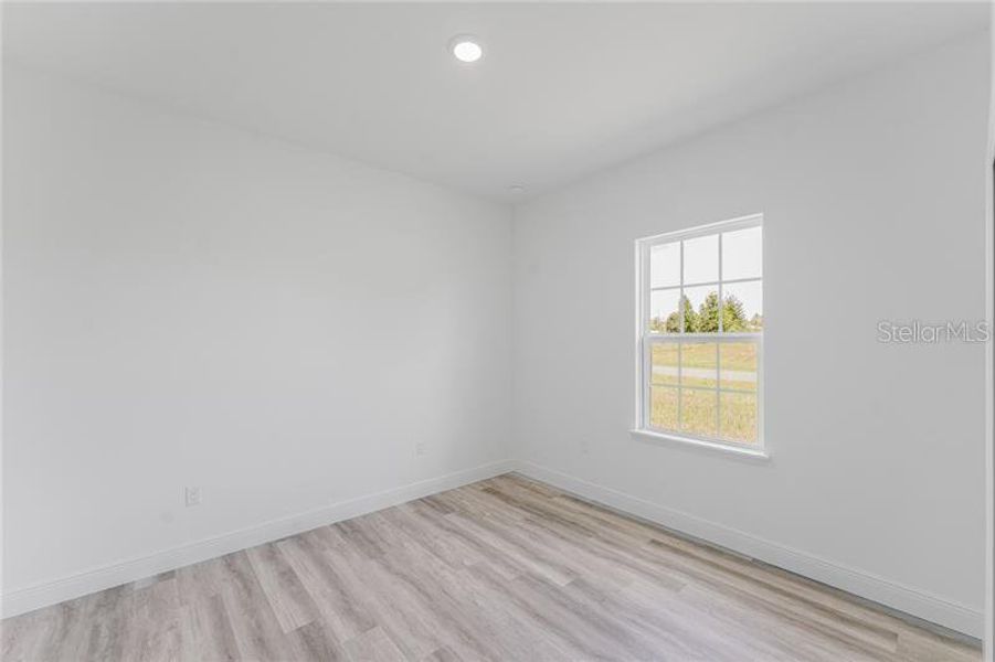 Spacious, unfurnished interior of a new home in , Ocala (Image 12).