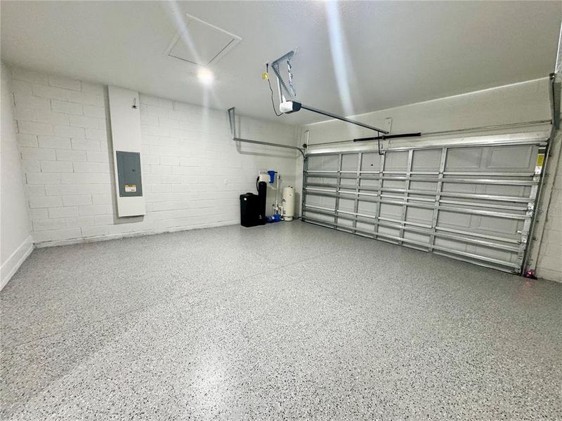 Spacious, unfurnished interior of a new home in , Sebring (Image 43).