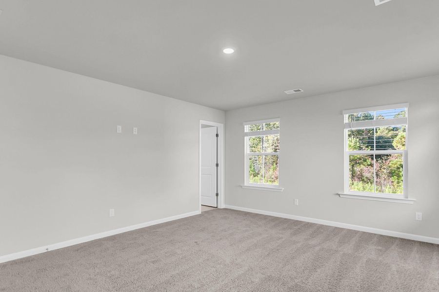 Spacious, unfurnished interior of a new home in Wildcat Chase, Summerville (Image 12).