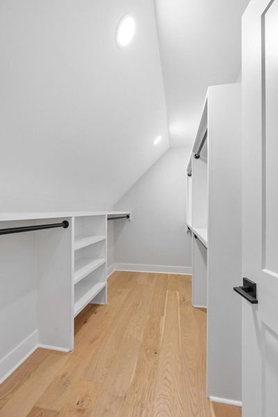 Spacious, unfurnished interior of a new home in , Charleston (Image 49).