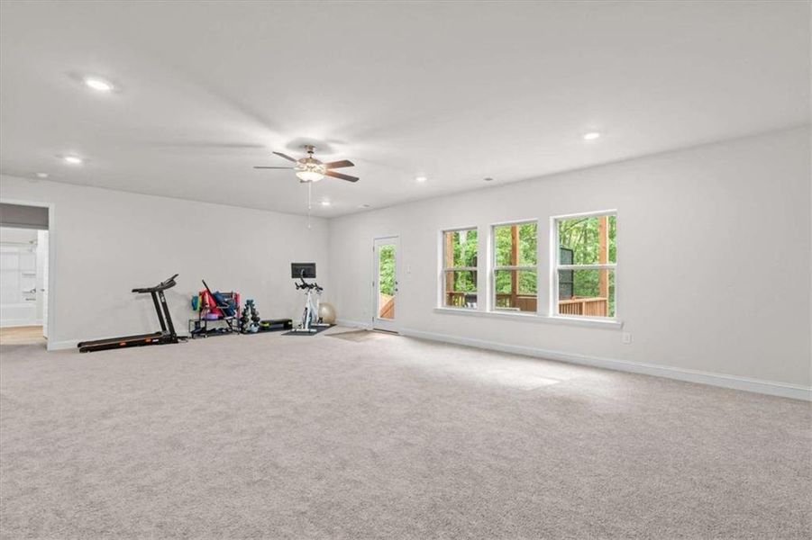 Spacious, unfurnished interior of a new home in Saddle Ridge, Bremen (Image 43).