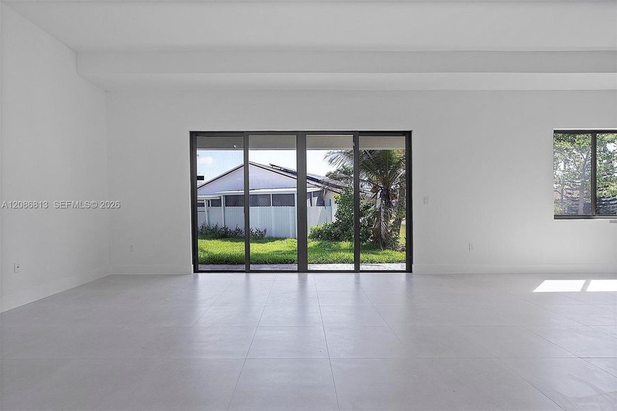 Spacious, unfurnished interior of a new home in , Cutler Bay (Image 18).