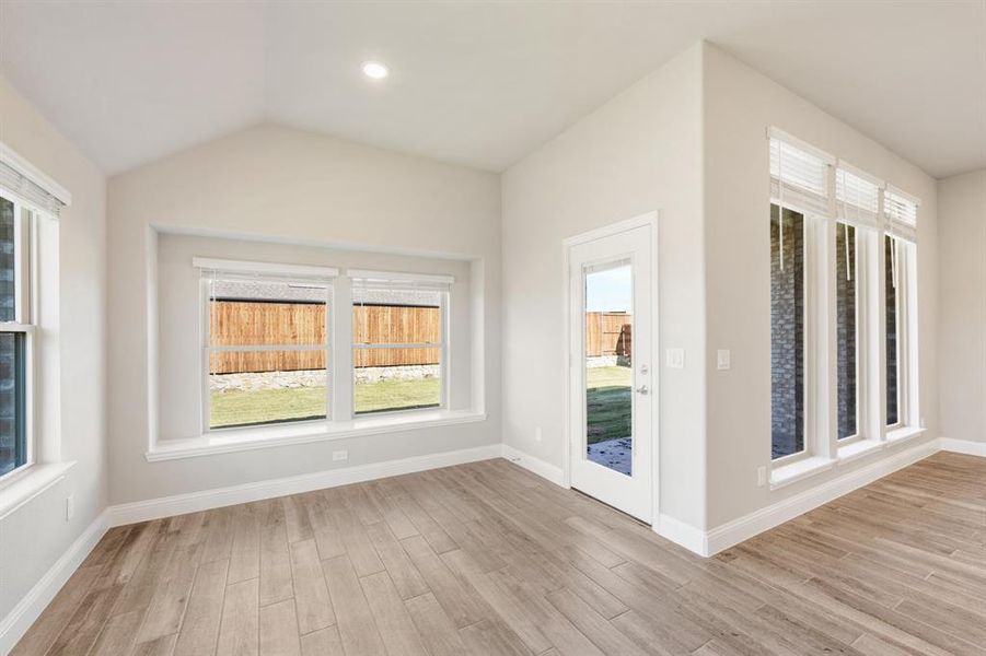 Spacious, unfurnished interior of a new home in Sonoma Verde, McLendon-Chisholm (Image 18).