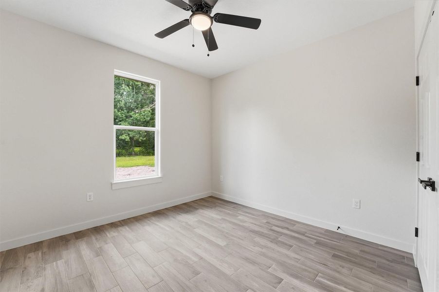 Spacious, unfurnished interior of a new home in , Conroe (Image 21).