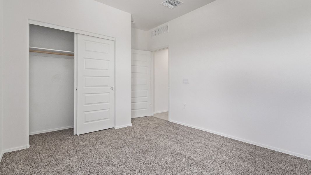 Spacious, unfurnished interior of a new home in Saguaro Bloom, Marana (Image 17).