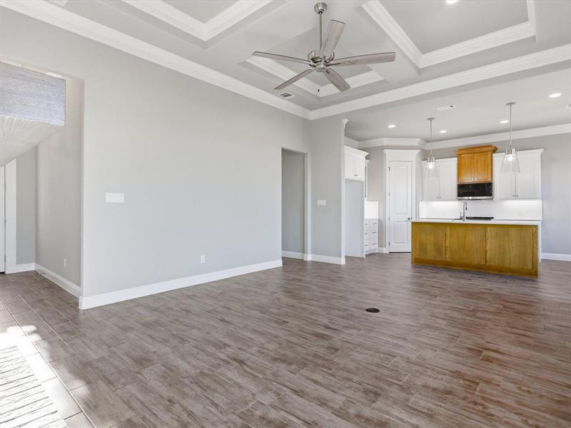 Spacious, unfurnished interior of a new home in , Tolar (Image 33).