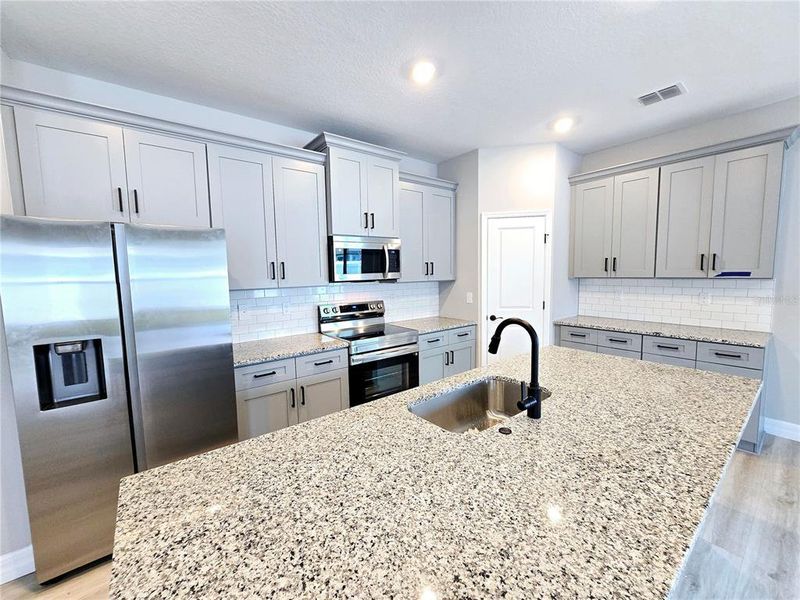 42" CABINETS WITH CROWN MOLDING