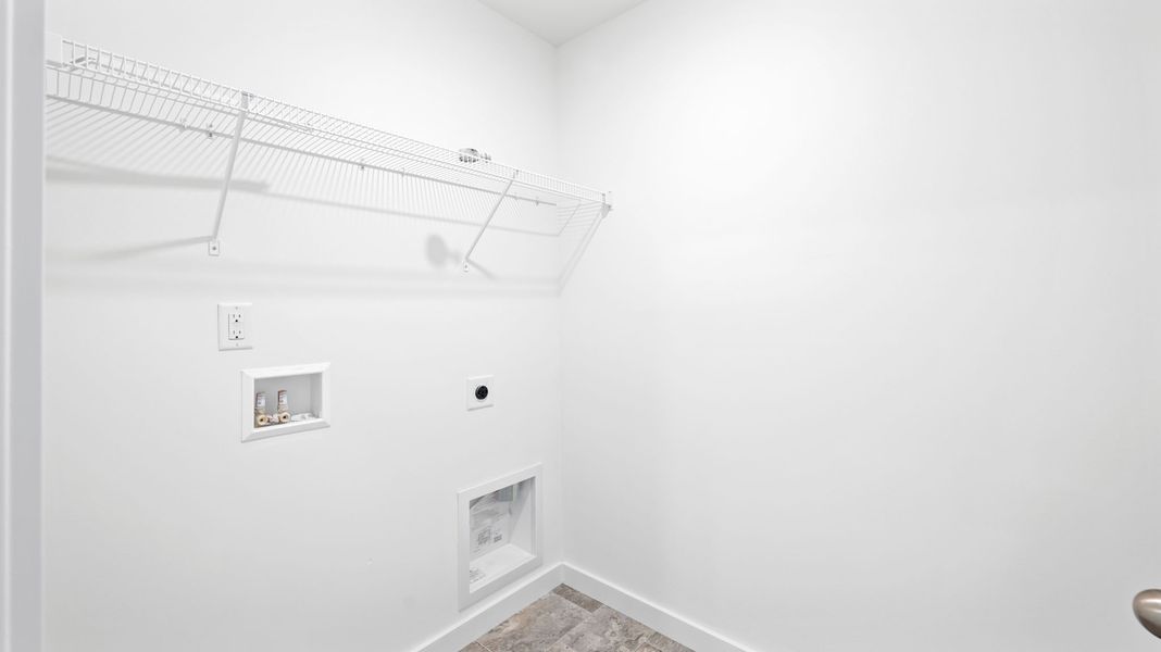 Spacious, unfurnished interior of a new home in Evergreen Landing, Rossville (Image 25).