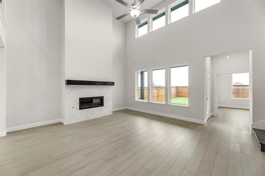 06_5534 Burford, Celina 06_5534 Burford, Celina