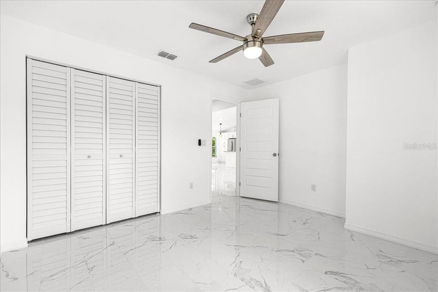 Spacious, unfurnished interior of a new home in , Summerfield (Image 19).