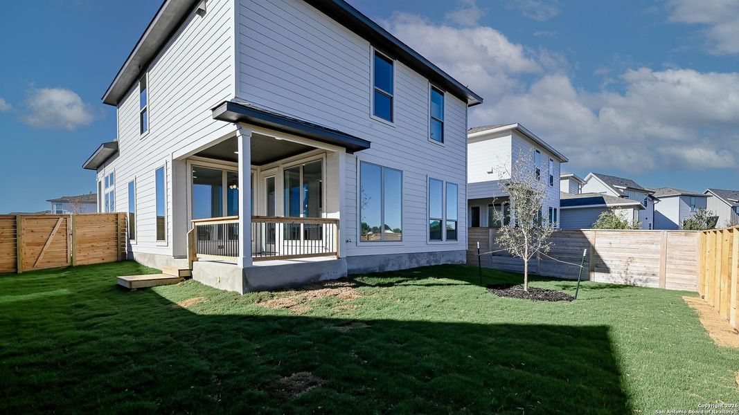 Exterior details and patio area of a home in Solms Landing 45', New Braunfels (Image 3).