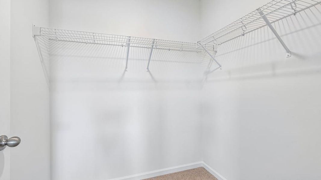 Spacious, unfurnished interior of a new home in Shahbain Reserve, Raeford (Image 25).