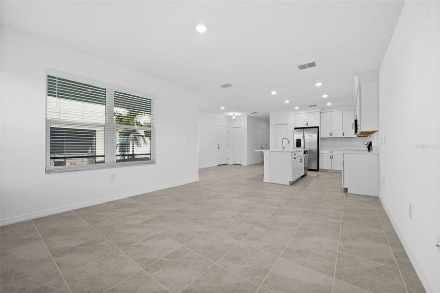 Spacious, unfurnished interior of a new home in , Palmetto (Image 21).